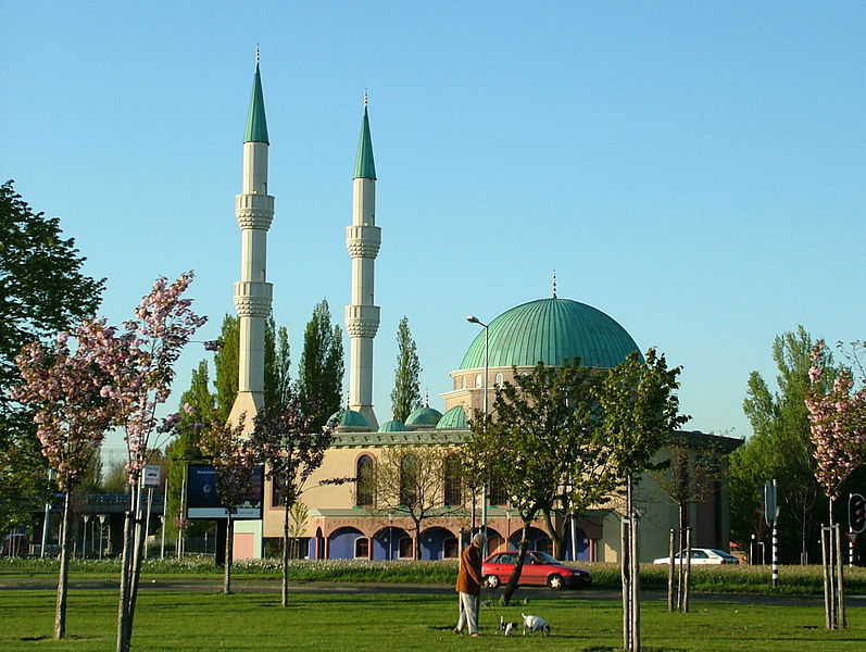 797px-2004_Mevlana_Moschee_Rotterdam.JPG