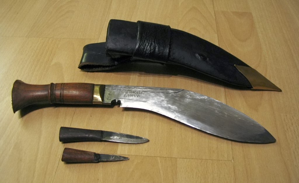 Kukri%2C_karda_%26_chakmak.jpg